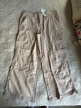 American Eagle light pink baggy wide leg Cargo Pants - Casual Utility Style